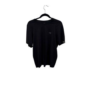 Arc'teryx black shirt size medium
